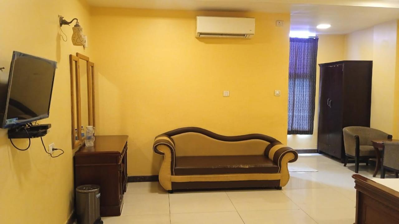 Sriannamalaiyar Residency Hotel Vellore Exterior photo