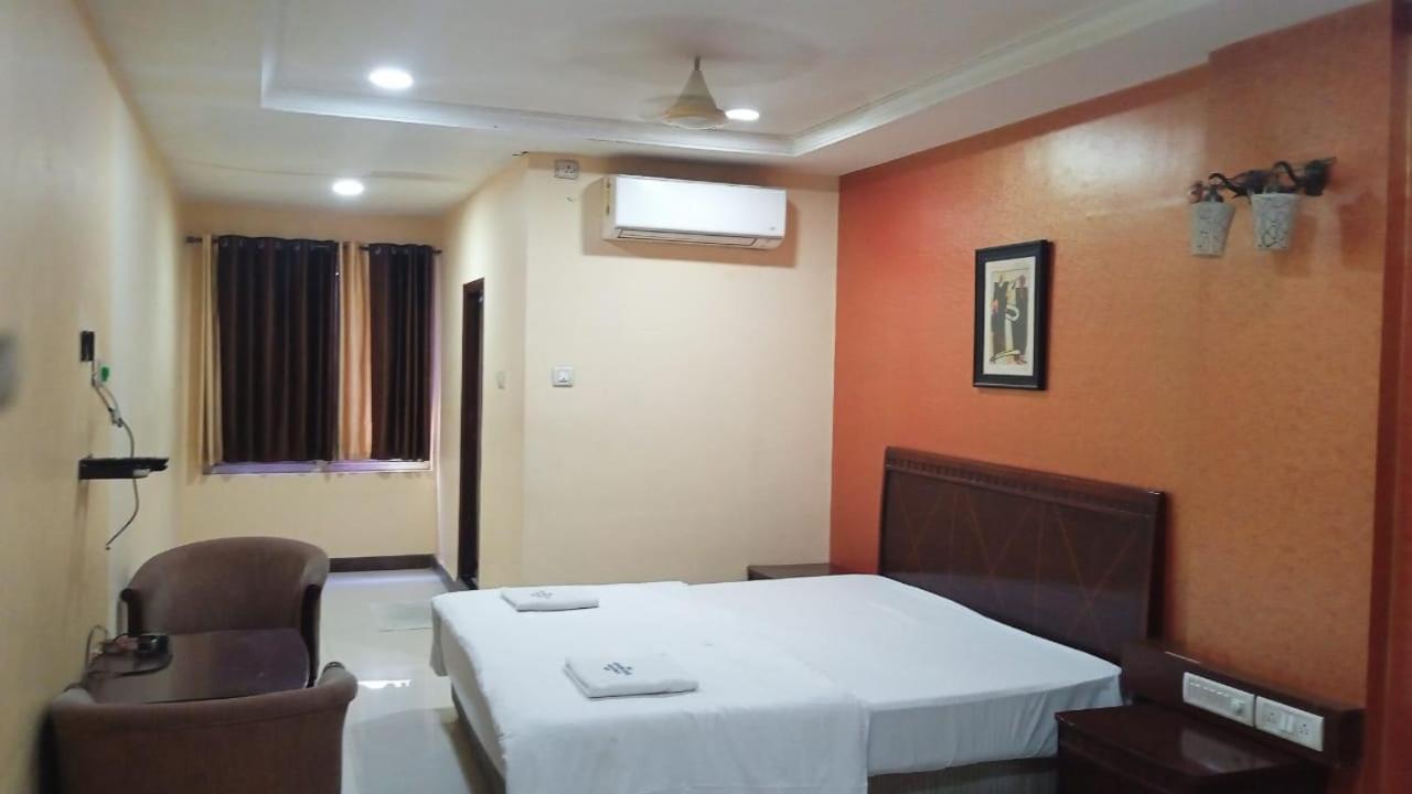 Sriannamalaiyar Residency Hotel Vellore Exterior photo