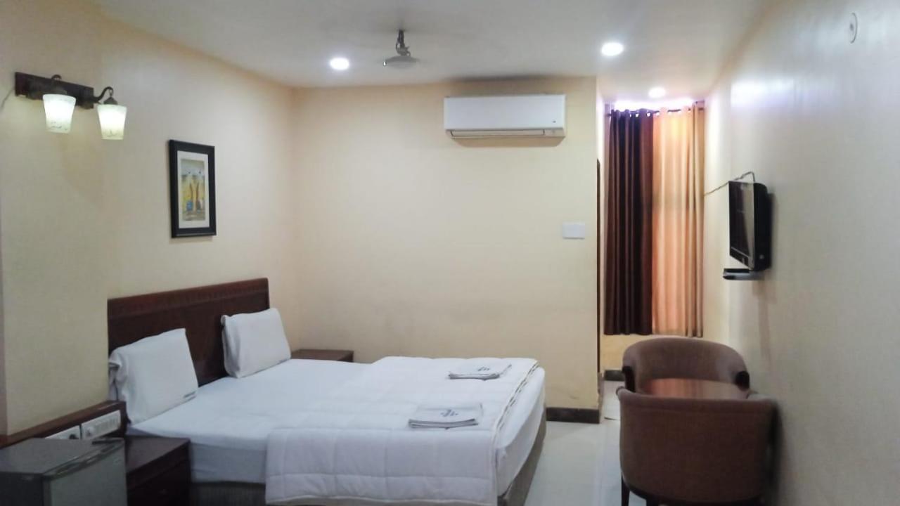 Sriannamalaiyar Residency Hotel Vellore Exterior photo
